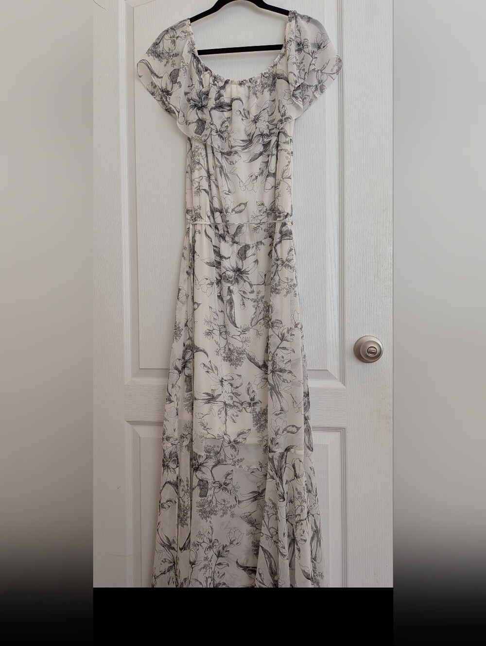 White House Black Market Floral Flutter Sleeve Ruffle Chiffon Maxi Dress (M)